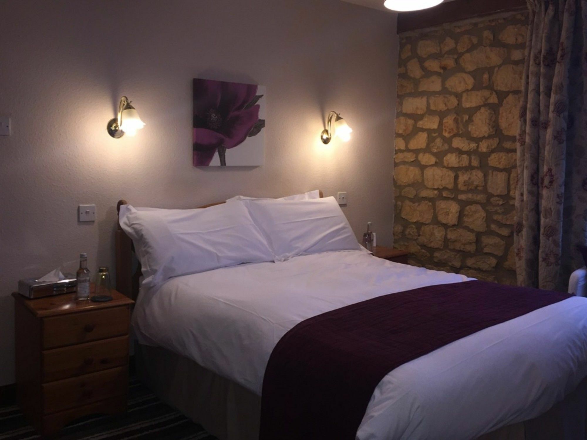 The Lansdowne Guest House Bourton-on-the-Water Exterior foto A bedroom at the hotel
